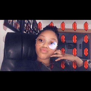 Meet your Posher, Anasia